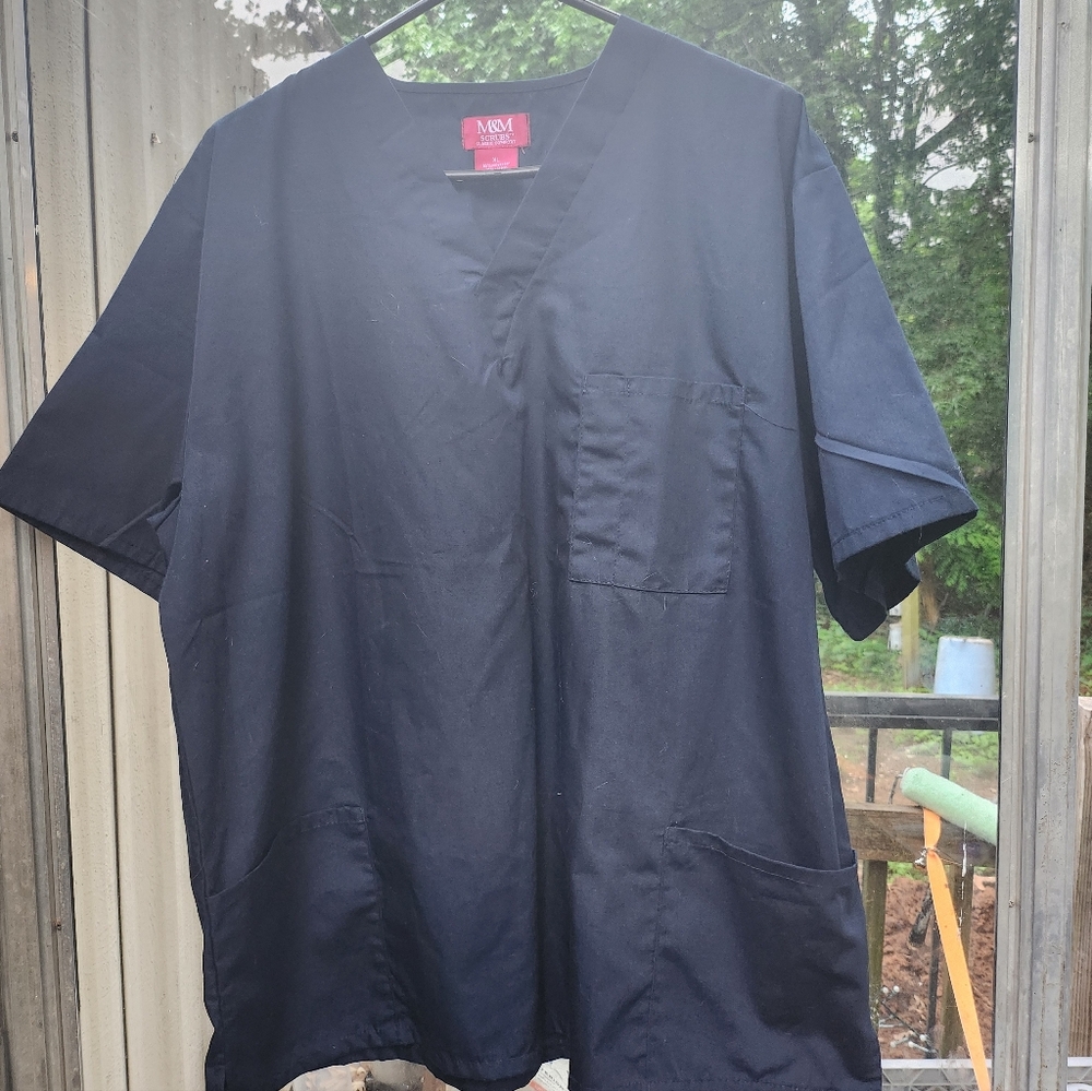 M and m scrubs set